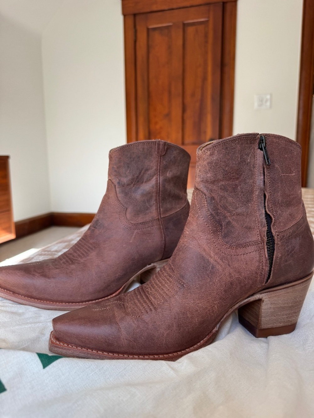 Tecovas never-worn boots